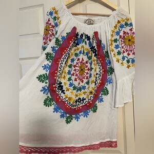 A&A Clothing 100% Viscose Top Size Medium Embroidered